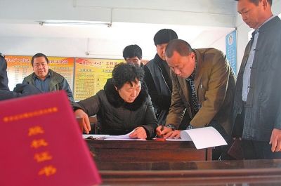 把小產(chǎn)權(quán)房改造成租賃公寓是個疏導(dǎo)的方案