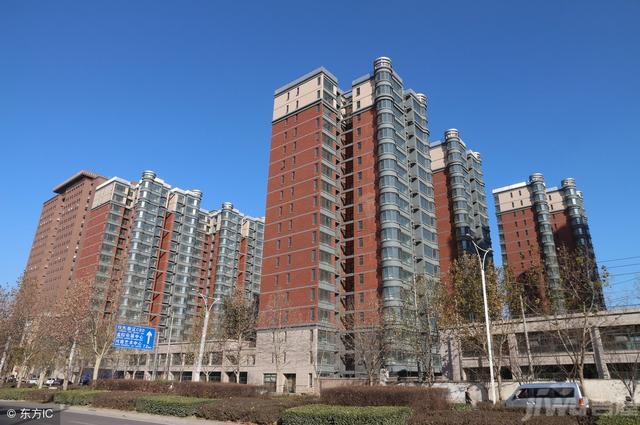 爭(zhēng)取在年底把所有房子都搶工出來