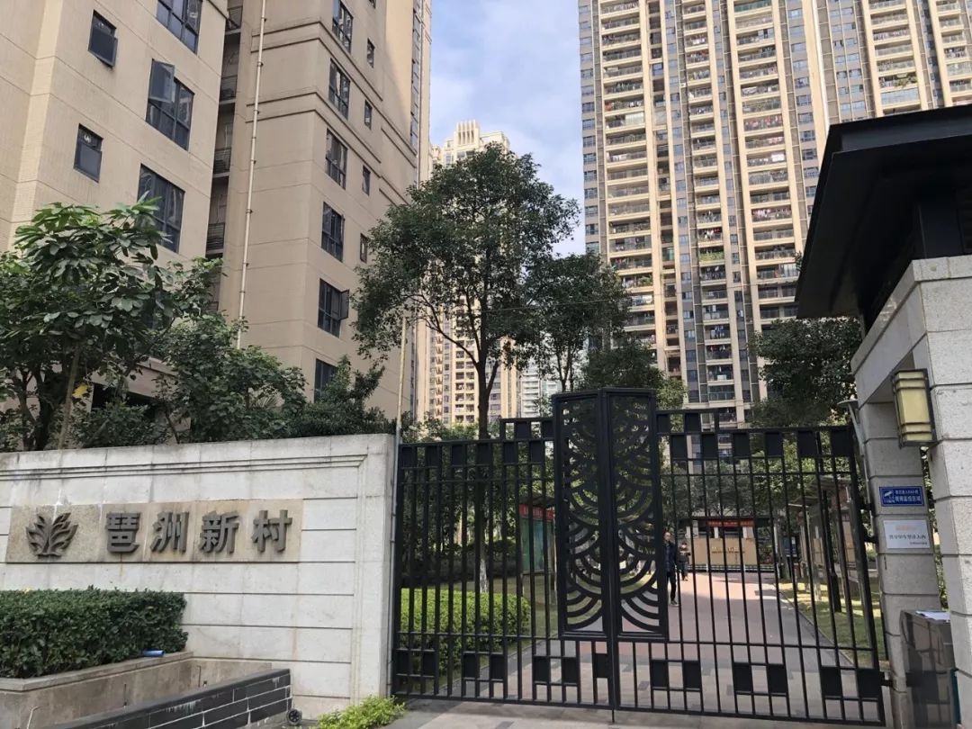 如果把稅費(fèi)和地價(jià)補(bǔ)償價(jià)分?jǐn)偟椒績(jī)r(jià)當(dāng)中