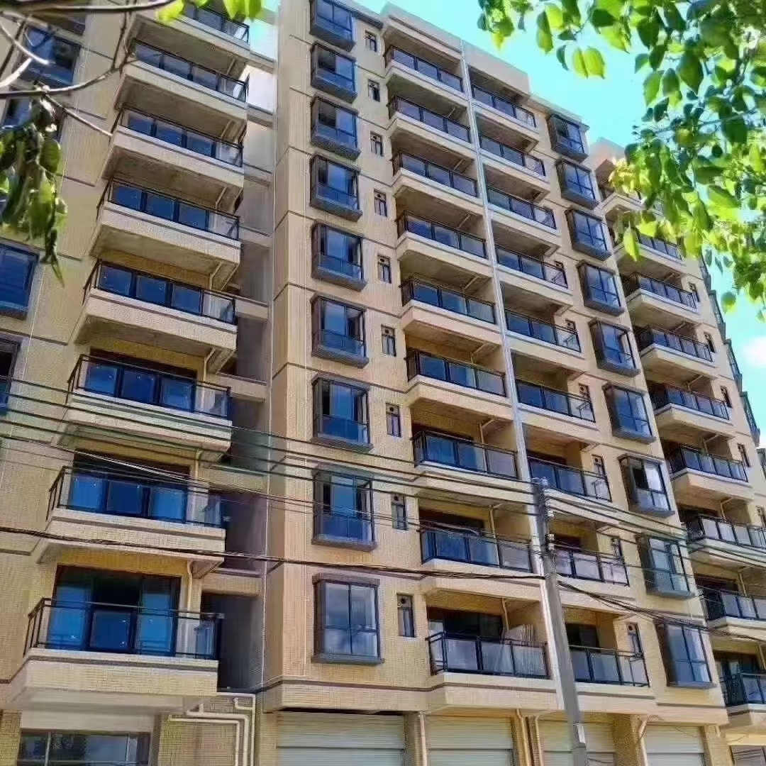 深圳龍華小產(chǎn)權(quán)房因?yàn)槲恢?></img></p>
<p><strong>購(gòu)買(mǎi)小產(chǎn)權(quán)房存在著產(chǎn)權(quán)得不到保證</strong></p>
<p>1、龍崗區(qū)不少小產(chǎn)權(quán)房也起非常活躍上去，在商鋪門(mén)口、在農(nóng)貿(mào)市場(chǎng)、在各色車(chē)庫(kù)，許多有車(chē)源氏與普通民眾都能接獲“2900元/平米山景別墅”、“30萬(wàn)圓你住房夢(mèng)”、“買(mǎi)車(chē)春節(jié)”等宣傳材料，上面的售價(jià)使不少街坊動(dòng)心，很多人也等不及返回認(rèn)籌。</p>
<p>2、本報(bào)記者日前走訪調(diào)查了幾個(gè)小產(chǎn)權(quán)樓盤(pán)，這些小產(chǎn)權(quán)樓盤(pán)的銷(xiāo)售人員稱(chēng)，現(xiàn)在小產(chǎn)權(quán)房的產(chǎn)品銷(xiāo)售狀況不錯(cuò)，好的大戶型收盤(pán)數(shù)月就能銷(xiāo)售一空，而且就指出這些樓房“附加公辦碩士學(xué)位”、“能夠受理消費(fèi)貸款”等。</p>
<p>3、但是業(yè)內(nèi)業(yè)內(nèi)人士注意安全意欲買(mǎi)回小產(chǎn)權(quán)房的居民，訂購(gòu)小產(chǎn)權(quán)房普遍存在著產(chǎn)權(quán)無(wú)力保障、沒(méi)辦法登記抵押貸款等諸多市場(chǎng)風(fēng)險(xiǎn)，再者亦是服務(wù)設(shè)施交通設(shè)施不健全，給正常都市生活和社會(huì)風(fēng)氣管理工作產(chǎn)生諸多諸多不便及心理壓力。</p>
<p>4、樓盤(pán)外貌與商品住宅差別不大?！褒垗徺Y深10萬(wàn)平米優(yōu)新村”、“享稀缺花園大社區(qū)”――一個(gè)設(shè)在北走廊旁邊的小產(chǎn)權(quán)房樓盤(pán)亮出了這樣的幌子。</p>
<p><strong>羊甫片區(qū)稍微好點(diǎn)的次新二手房</strong></p>
<p>1、羊甫主城區(qū)略微好點(diǎn)的次新商品房，譬如云大知城、第三城，房源房?jī)r(jià)上漲都在1w以上。</p>
<p>2、只要你不敢充分考慮小產(chǎn)權(quán)房、無(wú)照產(chǎn)權(quán)房、公買(mǎi)房住宅小區(qū)，那在居民樓的性上也呀十分少。</p>
<p>3、（這也引致甚少有購(gòu)房人爸爸媽媽能積極主動(dòng)詳述早已蓬勃發(fā)展成熟的羊甫。</p>
<p>4、羊甫片區(qū)純新盤(pán)陽(yáng)光城·文瀾東方。要說(shuō)羊甫片區(qū)的在售樓盤(pán)，上一個(gè)在售樓盤(pán)似乎要溯源至云大知城、第三城那幾個(gè)了。</p>
<p>5、今天我們要說(shuō)的陽(yáng)光城·文瀾東方，雖然是羊甫核心區(qū)最近3年來(lái)不可多得新上的樓盤(pán)。</p>
<p>6、與陽(yáng)光城在安寧太平的文瀾公館案名十分類(lèi)似，除“蘭亭”兩個(gè)工程項(xiàng)目之外，陽(yáng)光城在昆明尚有陽(yáng)光城·滇池北角，及經(jīng)放區(qū)已銷(xiāo)售一空的保利·陽(yáng)光城·翡麗公園。</p>
<p>7、陽(yáng)光城也已近五子獲批昆明，沒(méi)有生面孔啦。陽(yáng)光城·文瀾東方投資項(xiàng)目座落在昆明學(xué)院北側(cè)大學(xué)路旁。</p>
					<br/>
				<div style=